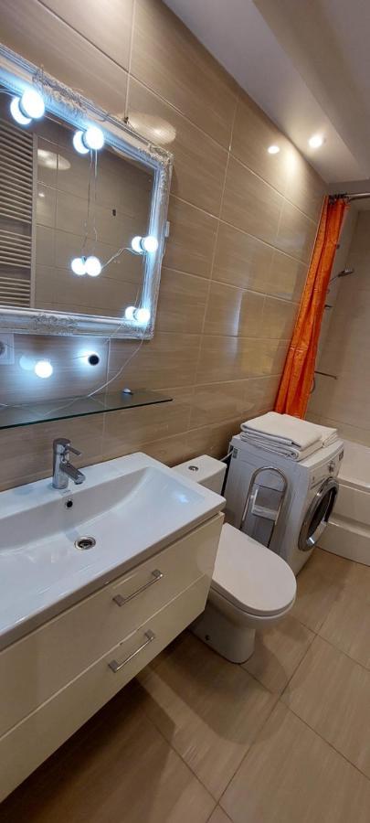 Parkcosylux Two Bedrooms Apart Free Parking Riga Bagian luar foto